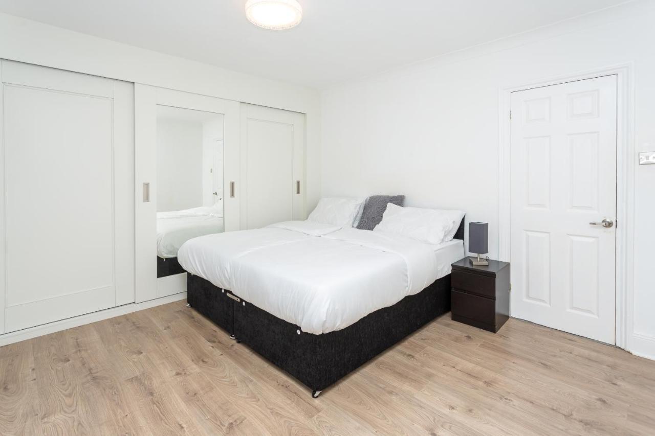 The White & Warm, Free Parking & Wifi, 8 Beds Villa Colchester Kültér fotó